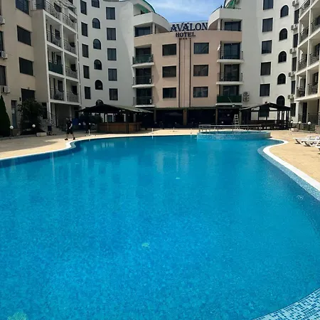 Avalon 아파트